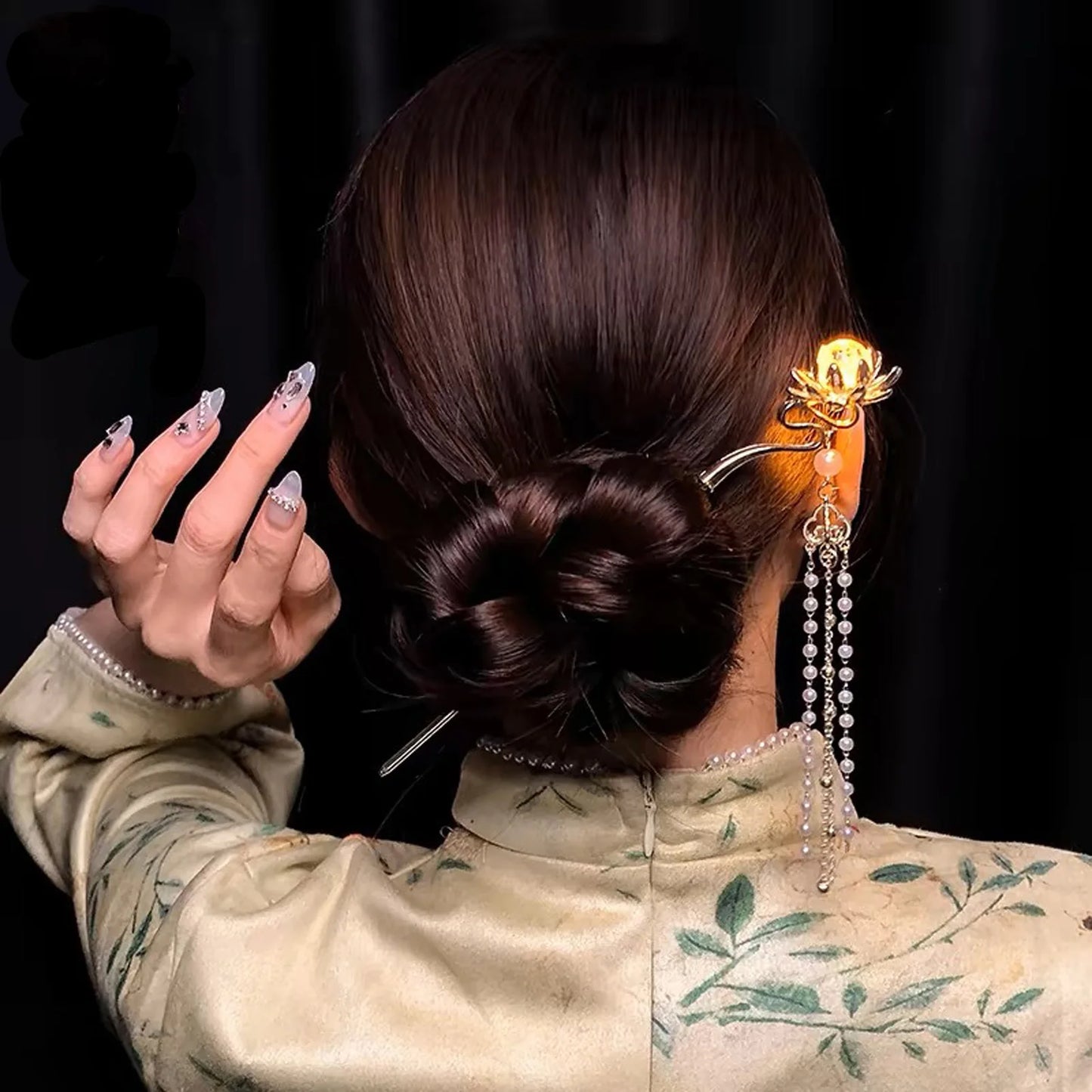 Luminous Flower Hairpin For Women Creative Lotus Emit Light Lantern Tassel Hair Stick Vintage Chinese Style Metal Hair Accessory