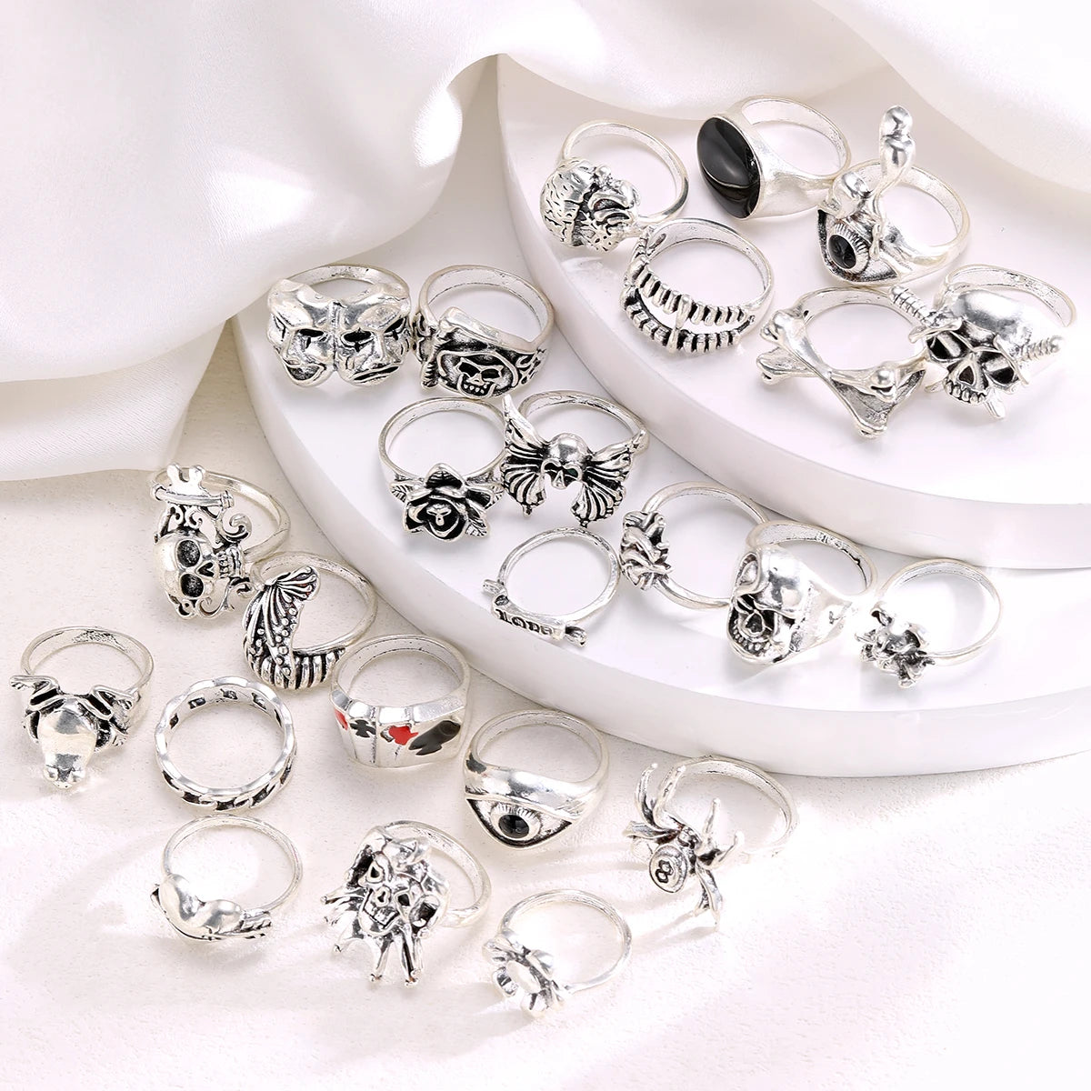 24 Pcs Gothic Skeleton Unisex Ring Set Punk Grunge Butterfly Frog Woman Man Jewelry Hip Hop Party Street Ring Accessories Gift