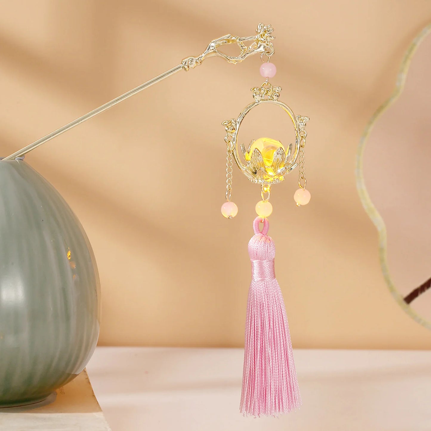 Luminous Flower Hairpin For Women Creative Lotus Emit Light Lantern Tassel Hair Stick Vintage Chinese Style Metal Hair Accessory