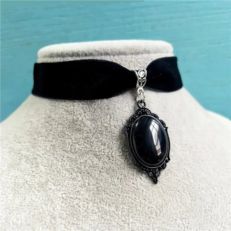 Gothic Vampire Cameo Pendant Choker Velvet Necklace for Women Fashion Pagan Witchcraft Jewelry Girls Gifts Creative Punk Choker